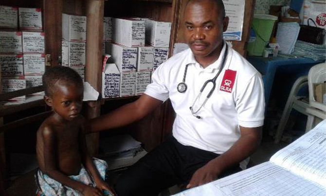 GLRA Medical Adviser provides technical assistance to TB/HIV service providers in TB DOTS unit on clinical skills for correct diagnosis of childhood TB during SIDHAS TA visit.at General Hospital, Oron, Akwa Ibom State. March 2018.